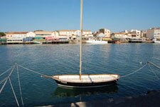 Amarrage sur des perches au Grau d'Agde - Hérault